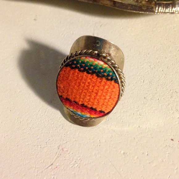 Adjustable ring with alpaca application