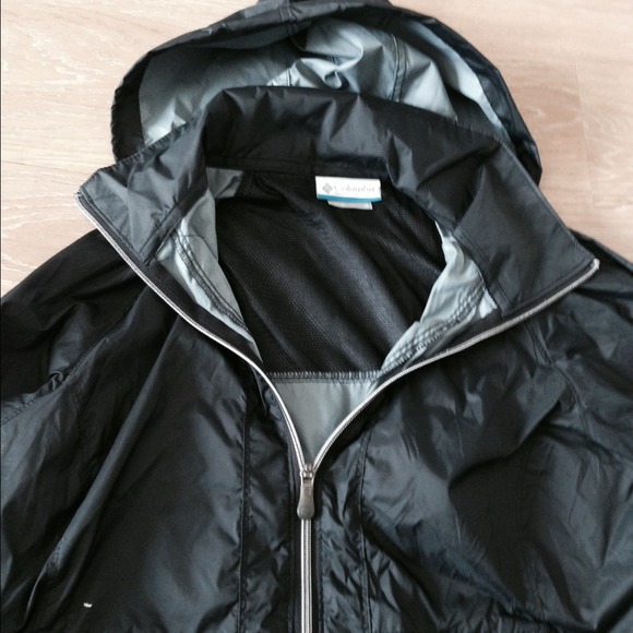 Traded BRAND NEW COLUMBIA RAIN COAT