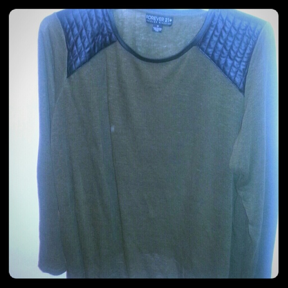 Long sleeve shirt leather designed on top shoulder