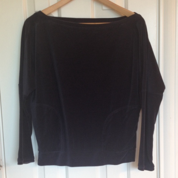 BUNDLED velour pullover✂️BOGO free - Picture 3 of 3