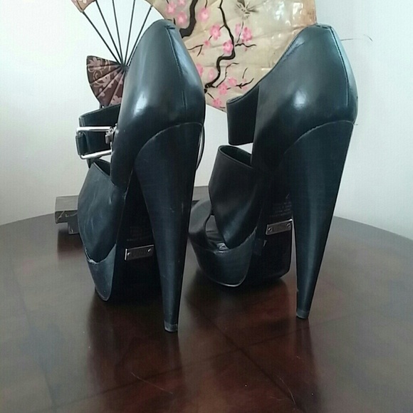 DONATED! SIREN black platforms! - Picture 2 of 4