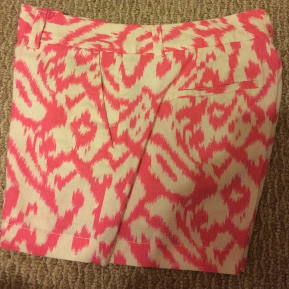 Ann Taylor Loft, Ikat pink shorts, size 4