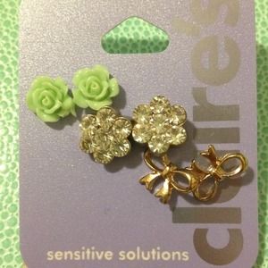 3 pairs of adorable earrings