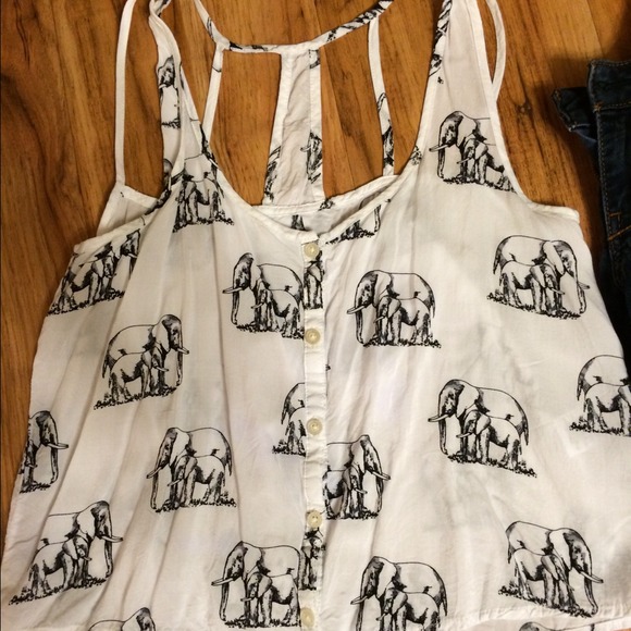 Super cute Elephant top! - Picture 2 of 4
