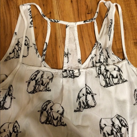 Super cute Elephant top! - Picture 4 of 4