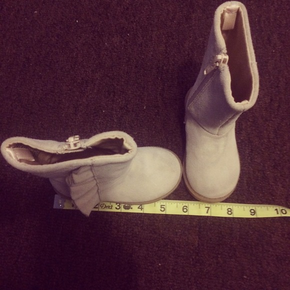 Size 5 baby gap boots