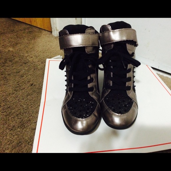 Sneaker Wedges - Picture 2 of 2