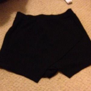 Envelope shorts brand new