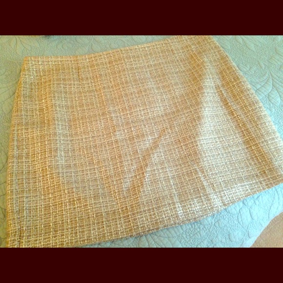 Like new, tweed skirt - ready for the fall!