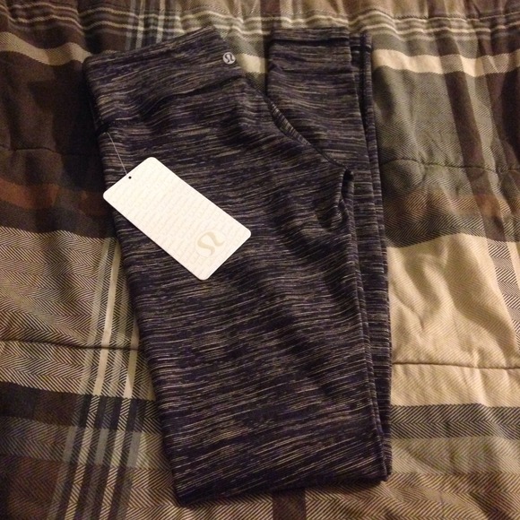 ❌sold❌NWT Lululemon Cashew/Black WAFS WUP
