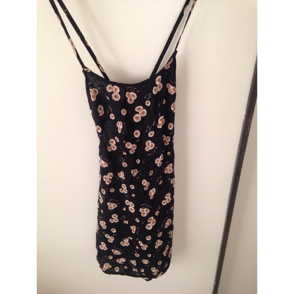 Brandy Melville sunflower rin dress - Picture 2 of 2