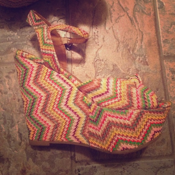 Rainbow zigzag 5 1/2 inch wedges