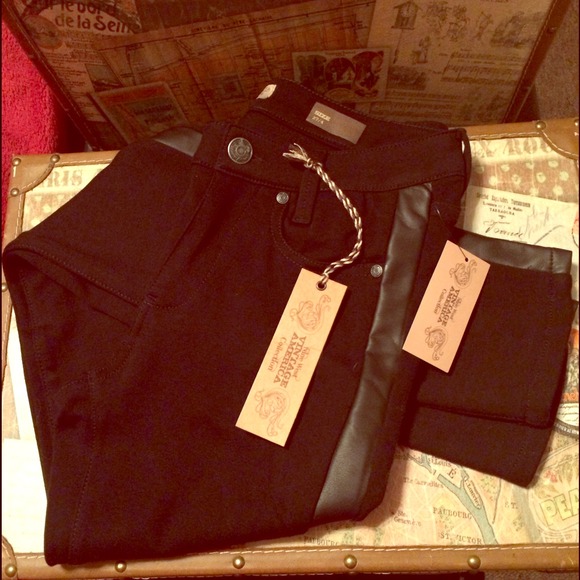 Nine West Pants - ❌SOLD❌Black Legging Leather Side Pants