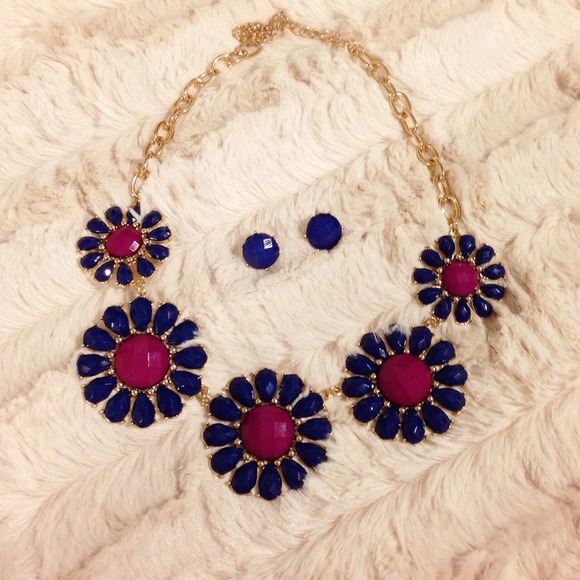 🆕 Blue & Maroon Statement Necklace Set - Picture 3 of 4