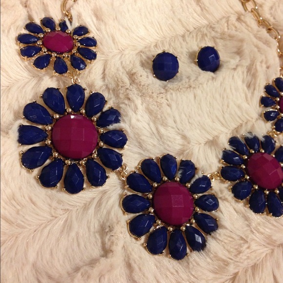 🆕 Blue & Maroon Statement Necklace Set - Picture 4 of 4