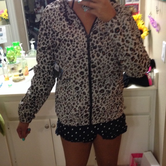 Volcom windbreaker