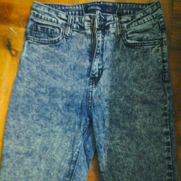 High waisted jeans
