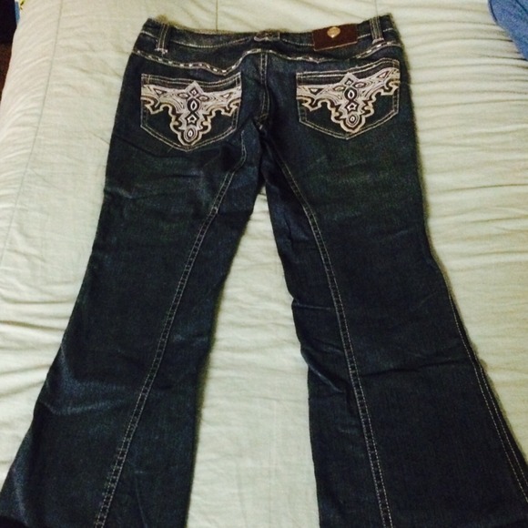 Antik Denim - Picture 3 of 4