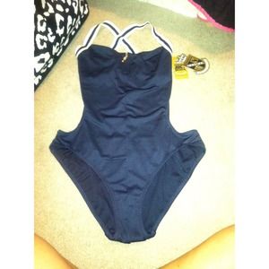 NWT Juicy Couture one piece cut out swimsuit👙 XL