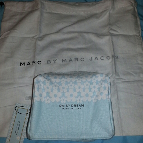 💢💢Marc Jacobs pouch 💢💢