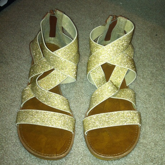 sparkly gold gladiator sandals✨