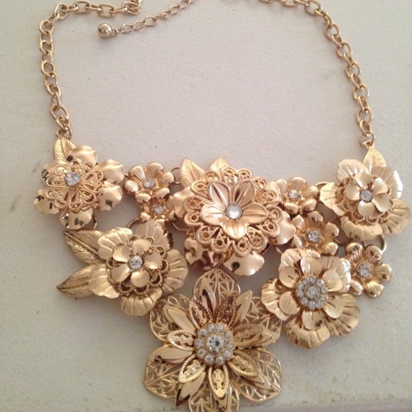 Gold and clear jewels flower statement necklace