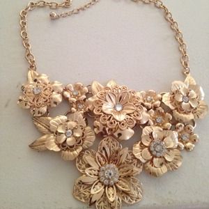 Gold and clear jewels flower statement necklace