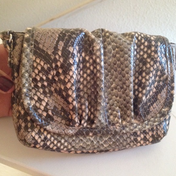 Snakeskin pattern cross body ⚡️FLASH SALE⚡️