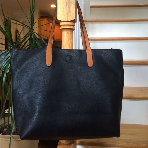 Beautiful Italian vegan leather tote