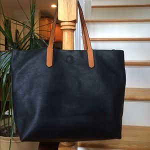 Beautiful Italian vegan leather tote