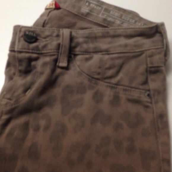 Leopard Print Skinny Jeans - Picture 2 of 4