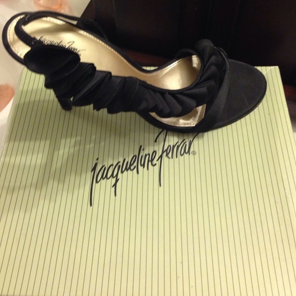 Black flowery strappy sandals - Picture 3 of 4