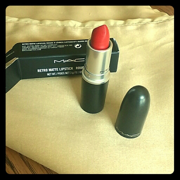 MAC Ruby Woo
