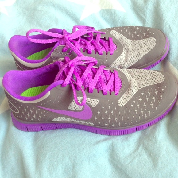 💥FLASH SALE💥Nike Free 4.0💜