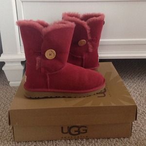 Red bailey button uggs