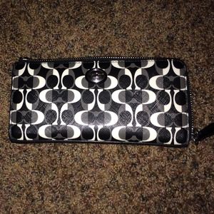 Authenticate Coach Zip Wallet