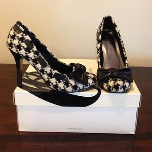 Nine West houndstooth pumps