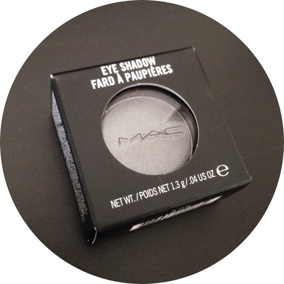 NEW MAC eyeshadow Knight Divine