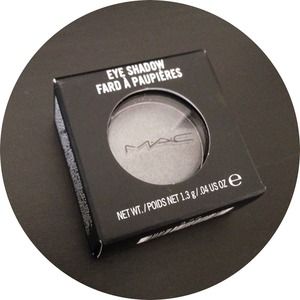 NEW MAC eyeshadow Knight Divine