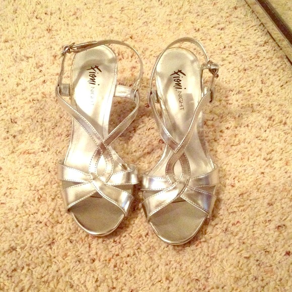 LAST CHANCE Shiny Silver Heels