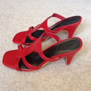 Kelly & Katie red heeled sandals
