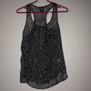 🙌SOLD ON VINTED🙌Black and white shirt