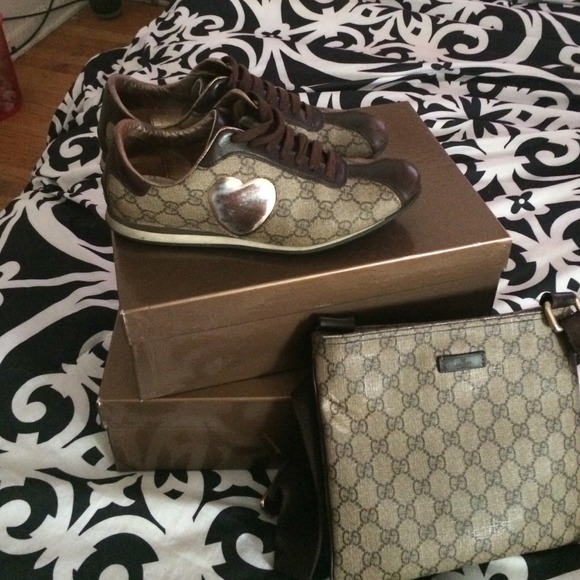 Brown and gold with the Gold hartGucci sneakers