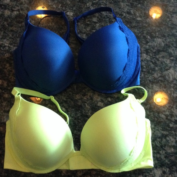 2 Victoria's Secret Push-Up Bras 38DD