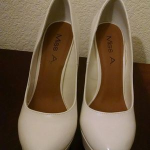 Miss A. White Pump
