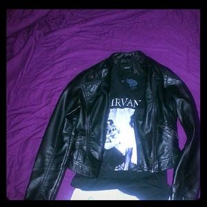 Cropped leather jacket