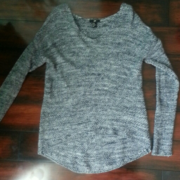 **hold**Cozy sweater