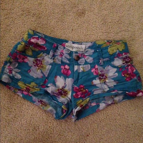 Floral linen shorts