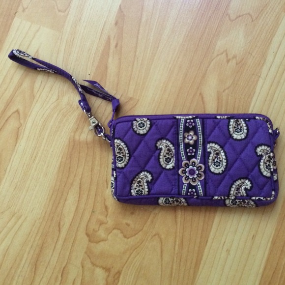 Vera bradley wristlet in simply violet