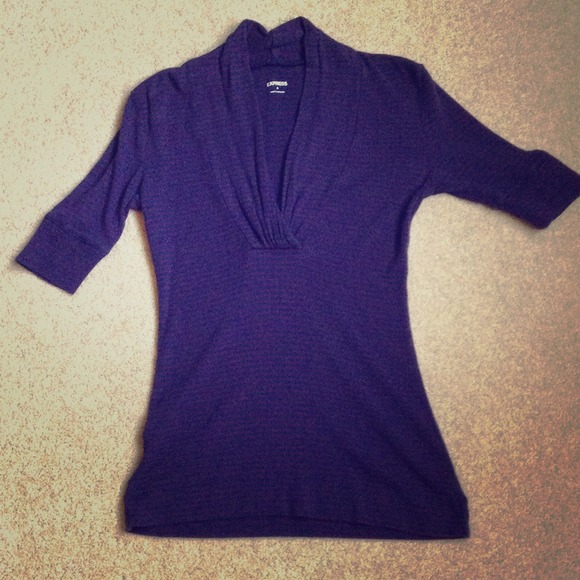 SOLD IN BUNDLE EXPRESS v-neck sweater - Picture 1 of 1